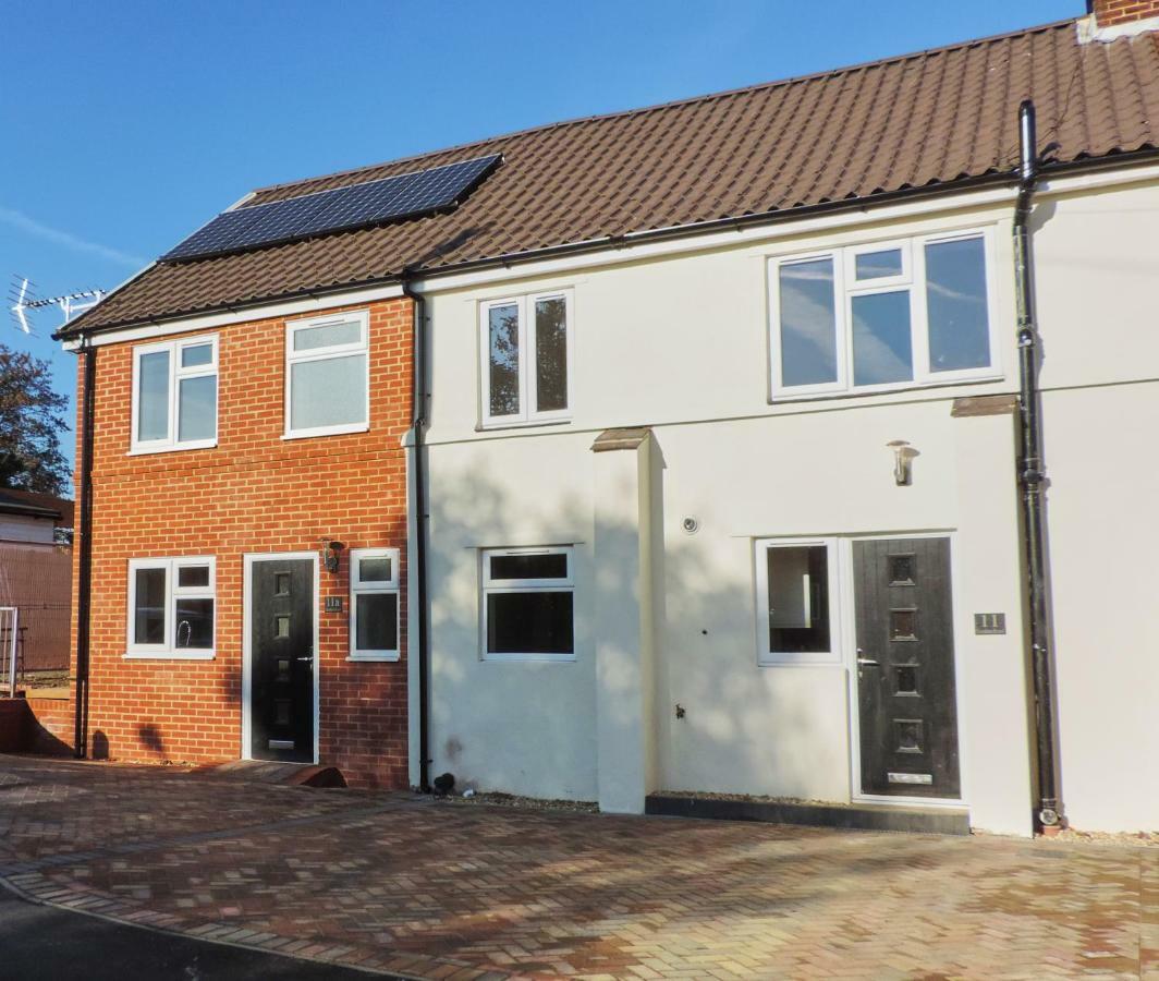 3 Bed Farnborough Air Accommodation מראה חיצוני תמונה