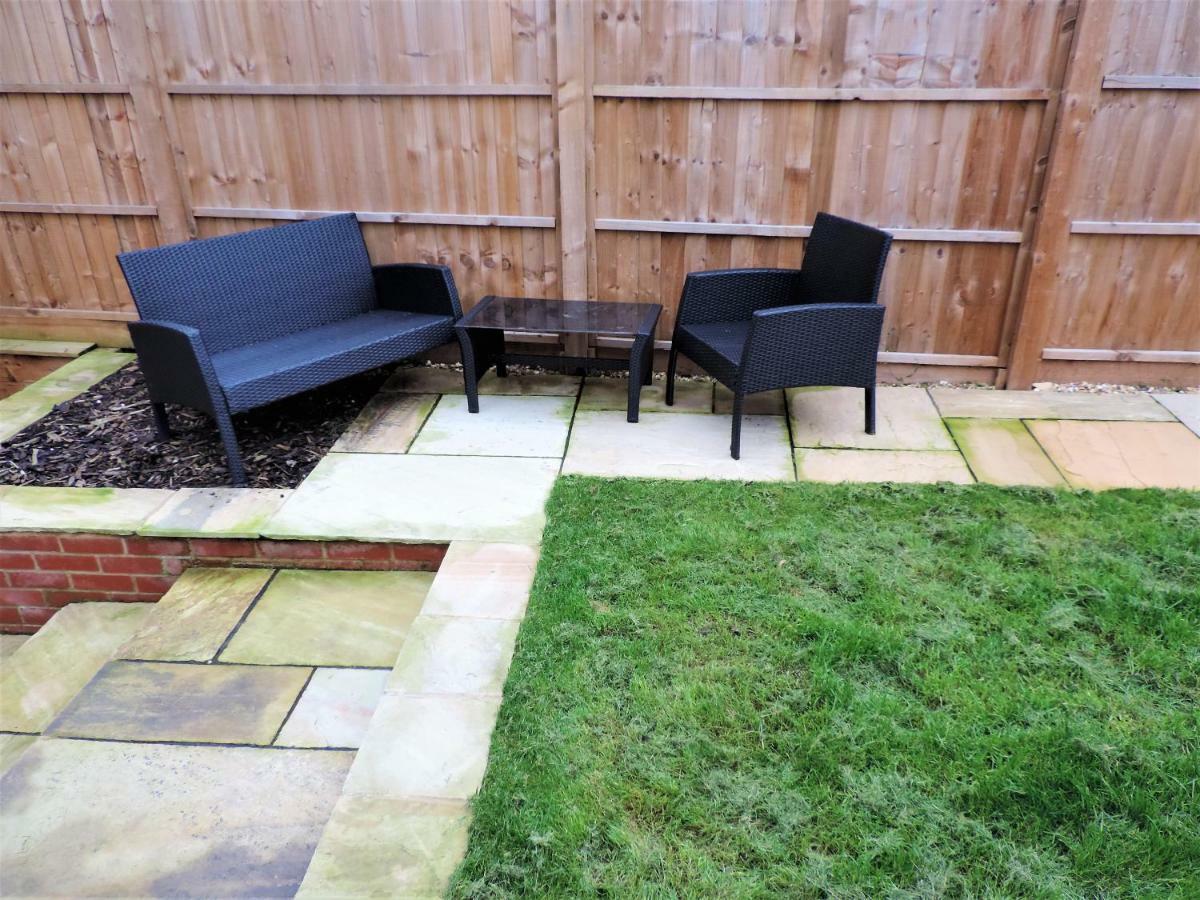3 Bed Farnborough Air Accommodation מראה חיצוני תמונה