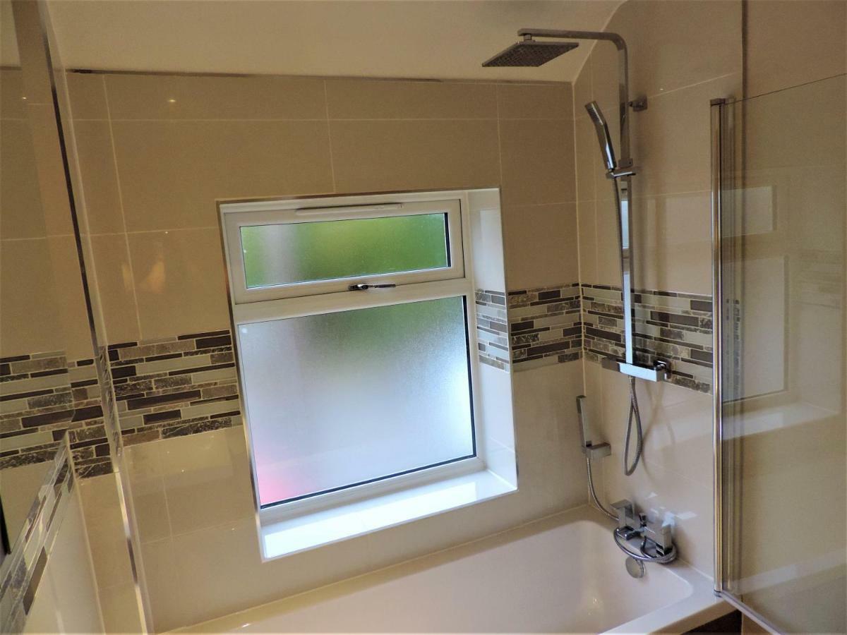 3 Bed Farnborough Air Accommodation מראה חיצוני תמונה