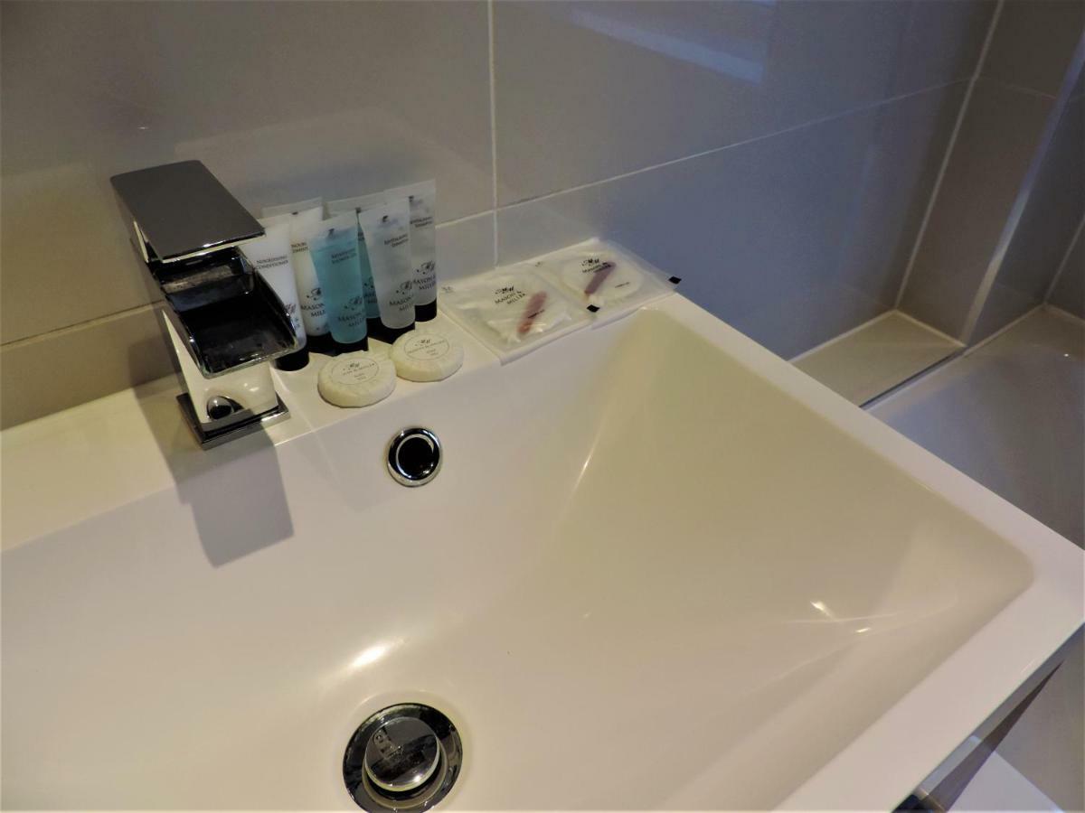 3 Bed Farnborough Air Accommodation מראה חיצוני תמונה